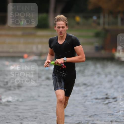 14.09.2025 - Stadtparktriathlon Michael Strokosch http://msf.ph/oto/8875593 14.09.2025 13:07:50 Schwimmen 1537, 1545, 1558 meine-sportfotos.de