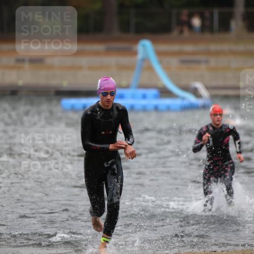14.09.2025 - Stadtparktriathlon Michael Strokosch http://msf.ph/oto/8875603 14.09.2025 13:07:53 Schwimmen 1537, 1545, 1558 meine-sportfotos.de
