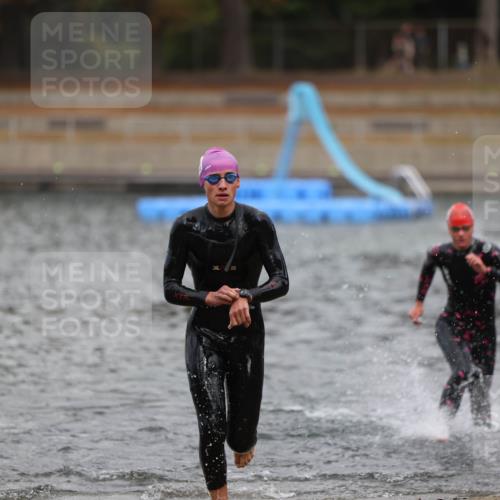 14.09.2025 - Stadtparktriathlon Michael Strokosch http://msf.ph/oto/8875604 14.09.2025 13:07:54 Schwimmen 1537, 1545, 1558 meine-sportfotos.de