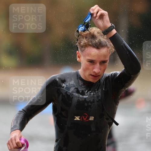 14.09.2025 - Stadtparktriathlon Michael Strokosch http://msf.ph/oto/8875619 14.09.2025 13:07:57 Schwimmen 1537, 1545 meine-sportfotos.de