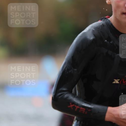 14.09.2025 - Stadtparktriathlon Michael Strokosch http://msf.ph/oto/8875621 14.09.2025 13:07:58 Schwimmen 1537, 1545 meine-sportfotos.de
