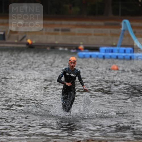 14.09.2025 - Stadtparktriathlon Michael Strokosch http://msf.ph/oto/8875672 14.09.2025 13:08:43 Schwimmen 1526 meine-sportfotos.de