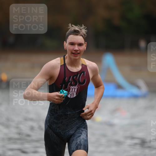 14.09.2025 - Stadtparktriathlon Michael Strokosch http://msf.ph/oto/8875717 14.09.2025 13:09:01 Schwimmen 1530, 1547 meine-sportfotos.de