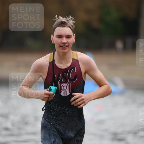 14.09.2025 - Stadtparktriathlon Michael Strokosch http://msf.ph/oto/8875719 14.09.2025 13:09:01 Schwimmen 1530, 1547 meine-sportfotos.de