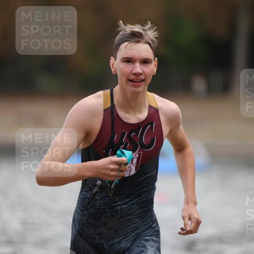 14.09.2025 - Stadtparktriathlon Michael Strokosch http://msf.ph/oto/8875720 14.09.2025 13:09:02 Schwimmen 1530, 1547 meine-sportfotos.de