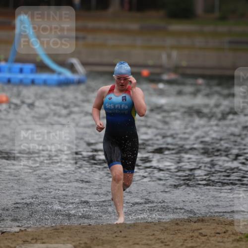 14.09.2025 - Stadtparktriathlon Michael Strokosch http://msf.ph/oto/8875723 14.09.2025 13:09:09 Schwimmen 1530, 1541 meine-sportfotos.de