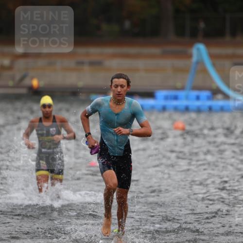 14.09.2025 - Stadtparktriathlon Michael Strokosch http://msf.ph/oto/8875748 14.09.2025 13:09:17 Schwimmen 1525, 1541, 1552 meine-sportfotos.de