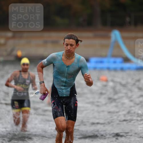 14.09.2025 - Stadtparktriathlon Michael Strokosch http://msf.ph/oto/8875753 14.09.2025 13:09:18 Schwimmen 1525, 1541, 1552 meine-sportfotos.de