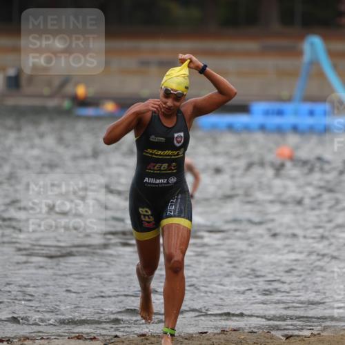 14.09.2025 - Stadtparktriathlon Michael Strokosch http://msf.ph/oto/8875761 14.09.2025 13:09:20 Schwimmen 1525, 1541, 1552 meine-sportfotos.de
