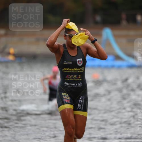 14.09.2025 - Stadtparktriathlon Michael Strokosch http://msf.ph/oto/8875767 14.09.2025 13:09:22 Schwimmen 1525, 1541, 1552 meine-sportfotos.de