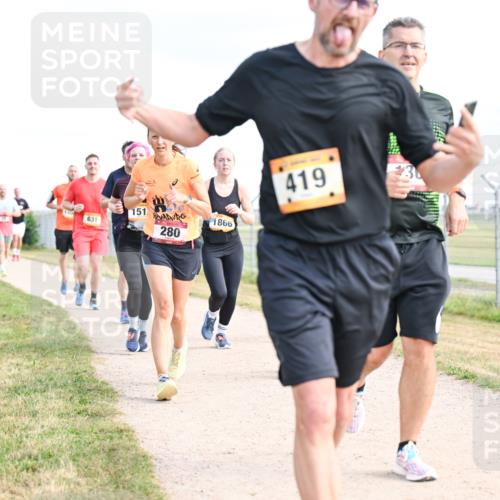 14.09.2025 - Airport Race Dr. Thomas Lammeyer http://msf.ph/oto/8875780 14.09.2025 12:20:36 Laufen 631, 151, 1866, 280, 419 meine-sportfotos.de