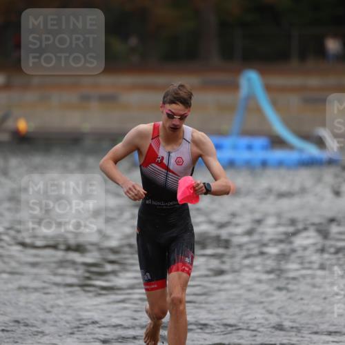 14.09.2025 - Stadtparktriathlon Michael Strokosch http://msf.ph/oto/8875781 14.09.2025 13:09:27 Schwimmen 1552 meine-sportfotos.de
