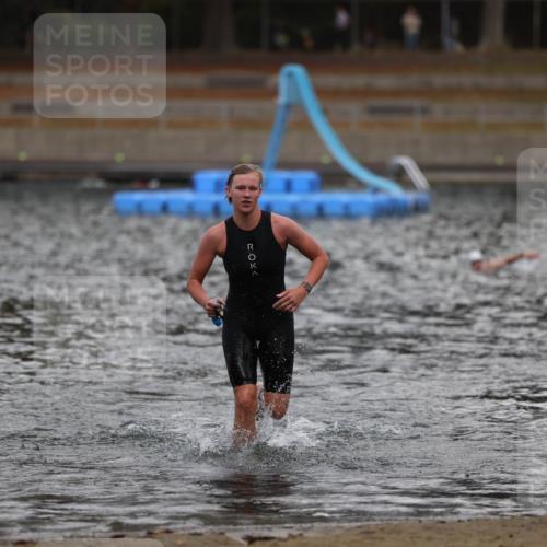 14.09.2025 - Stadtparktriathlon Michael Strokosch http://msf.ph/oto/8875797 14.09.2025 13:09:47 Schwimmen 1538 meine-sportfotos.de