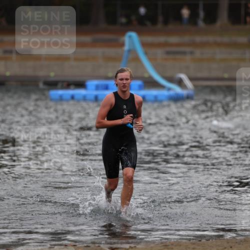 14.09.2025 - Stadtparktriathlon Michael Strokosch http://msf.ph/oto/8875798 14.09.2025 13:09:47 Schwimmen 1538 meine-sportfotos.de