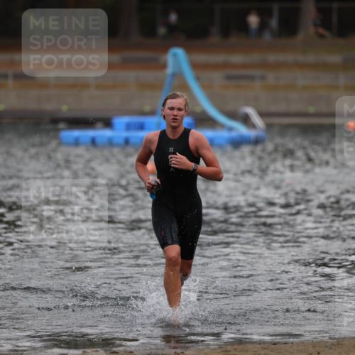 14.09.2025 - Stadtparktriathlon Michael Strokosch http://msf.ph/oto/8875800 14.09.2025 13:09:48 Schwimmen 1538 meine-sportfotos.de