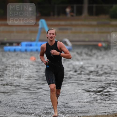 14.09.2025 - Stadtparktriathlon Michael Strokosch http://msf.ph/oto/8875801 14.09.2025 13:09:48 Schwimmen 1538 meine-sportfotos.de