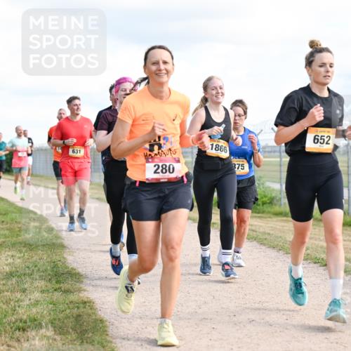 14.09.2025 - Airport Race Dr. Thomas Lammeyer http://msf.ph/oto/8875805 14.09.2025 12:20:37 Laufen 631, 280, 1866, 375, 652 meine-sportfotos.de