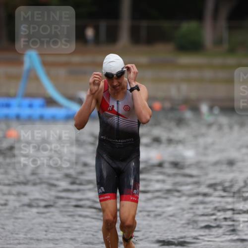 14.09.2025 - Stadtparktriathlon Michael Strokosch http://msf.ph/oto/8875826 14.09.2025 13:10:16 Schwimmen 1548 meine-sportfotos.de