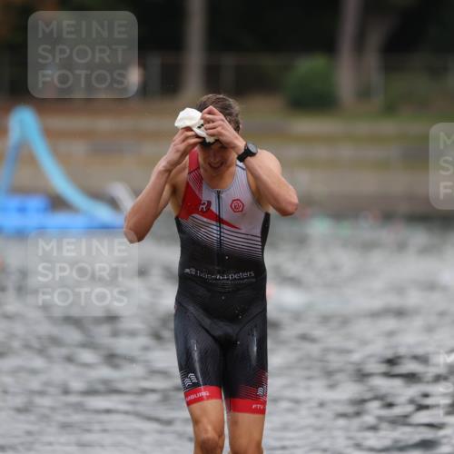 14.09.2025 - Stadtparktriathlon Michael Strokosch http://msf.ph/oto/8875828 14.09.2025 13:10:16 Schwimmen 1548 meine-sportfotos.de