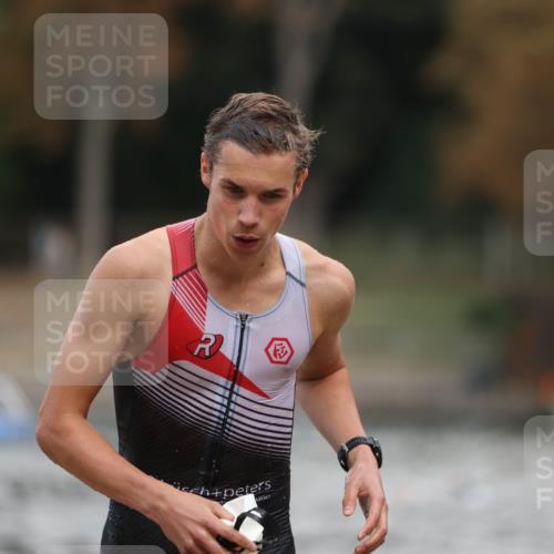14.09.2025 - Stadtparktriathlon Michael Strokosch http://msf.ph/oto/8875833 14.09.2025 13:10:18 Schwimmen 1548 meine-sportfotos.de
