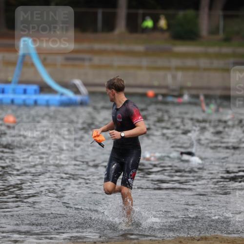 14.09.2025 - Stadtparktriathlon Michael Strokosch http://msf.ph/oto/8875843 14.09.2025 13:10:36 Schwimmen 1542 meine-sportfotos.de