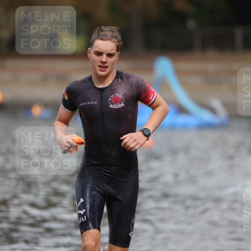 14.09.2025 - Stadtparktriathlon Michael Strokosch http://msf.ph/oto/8875856 14.09.2025 13:10:39 Schwimmen 1531, 1536, 1542 meine-sportfotos.de
