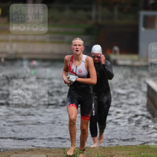 14.09.2025 - Stadtparktriathlon Michael Strokosch http://msf.ph/oto/8875868 14.09.2025 13:10:49 Schwimmen 1531, 1536 meine-sportfotos.de