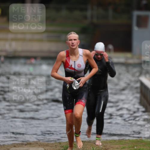 14.09.2025 - Stadtparktriathlon Michael Strokosch http://msf.ph/oto/8875870 14.09.2025 13:10:49 Schwimmen 1531, 1536 meine-sportfotos.de