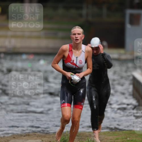 14.09.2025 - Stadtparktriathlon Michael Strokosch http://msf.ph/oto/8875871 14.09.2025 13:10:49 Schwimmen 1531, 1536 meine-sportfotos.de