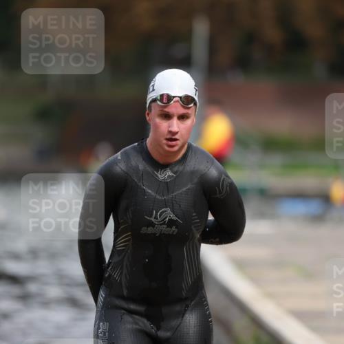 14.09.2025 - Stadtparktriathlon Michael Strokosch http://msf.ph/oto/8875887 14.09.2025 13:10:52 Schwimmen 1531, 1536 meine-sportfotos.de