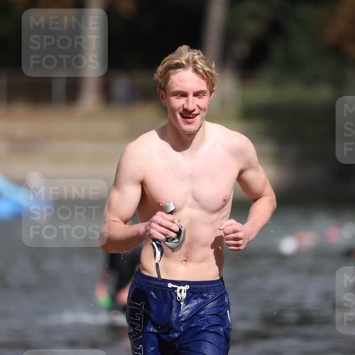14.09.2025 - Stadtparktriathlon Michael Strokosch http://msf.ph/oto/8875913 14.09.2025 13:11:33 Schwimmen 1544, 1559 meine-sportfotos.de