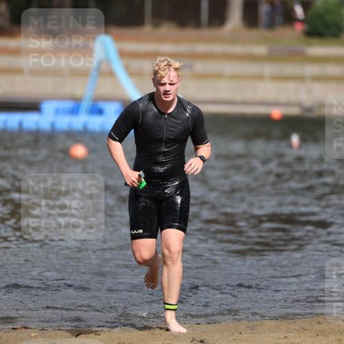 14.09.2025 - Stadtparktriathlon Michael Strokosch http://msf.ph/oto/8875921 14.09.2025 13:11:39 Schwimmen 1544 meine-sportfotos.de