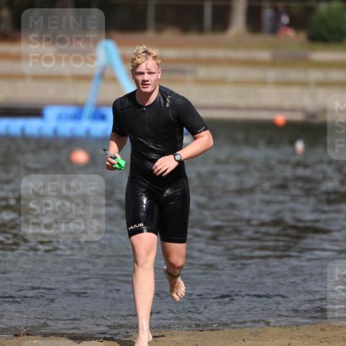 14.09.2025 - Stadtparktriathlon Michael Strokosch http://msf.ph/oto/8875922 14.09.2025 13:11:40 Schwimmen 1544 meine-sportfotos.de