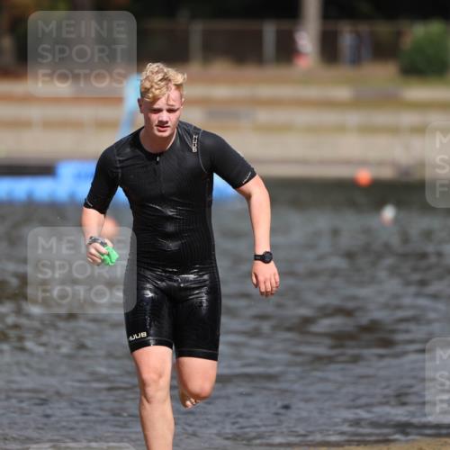 14.09.2025 - Stadtparktriathlon Michael Strokosch http://msf.ph/oto/8875926 14.09.2025 13:11:40 Schwimmen 1544 meine-sportfotos.de