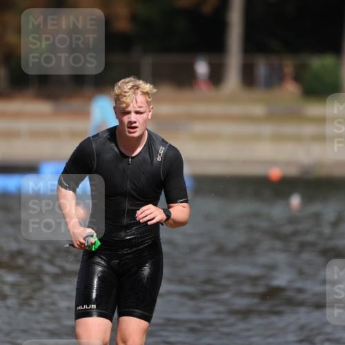 14.09.2025 - Stadtparktriathlon Michael Strokosch http://msf.ph/oto/8875927 14.09.2025 13:11:41 Schwimmen 1544 meine-sportfotos.de