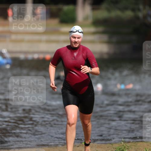 14.09.2025 - Stadtparktriathlon Michael Strokosch http://msf.ph/oto/8875953 14.09.2025 13:12:06 Schwimmen 1527, 1532 meine-sportfotos.de
