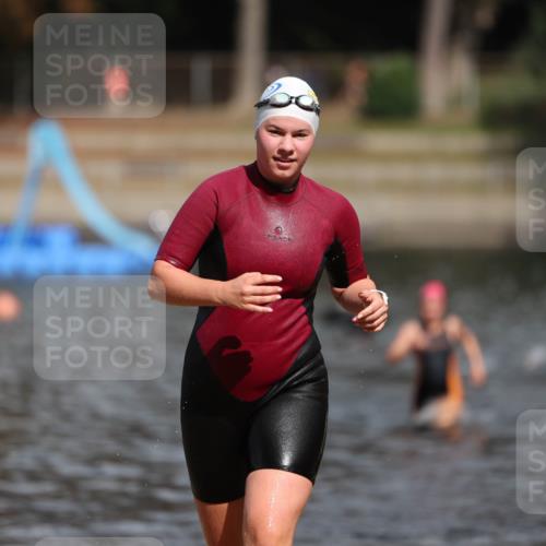 14.09.2025 - Stadtparktriathlon Michael Strokosch http://msf.ph/oto/8875959 14.09.2025 13:12:07 Schwimmen 1527, 1532 meine-sportfotos.de