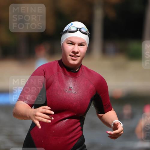 14.09.2025 - Stadtparktriathlon Michael Strokosch http://msf.ph/oto/8875967 14.09.2025 13:12:08 Schwimmen 1527, 1532 meine-sportfotos.de