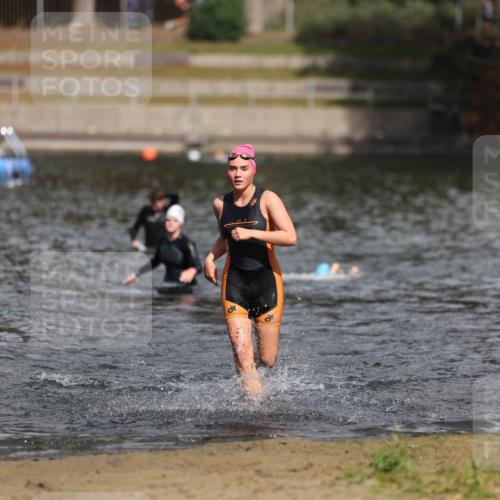 14.09.2025 - Stadtparktriathlon Michael Strokosch http://msf.ph/oto/8875968 14.09.2025 13:12:12 Schwimmen 1532 meine-sportfotos.de