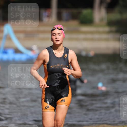 14.09.2025 - Stadtparktriathlon Michael Strokosch http://msf.ph/oto/8875989 14.09.2025 13:12:16 Schwimmen 1532, 1534 meine-sportfotos.de