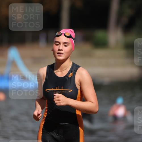 14.09.2025 - Stadtparktriathlon Michael Strokosch http://msf.ph/oto/8875995 14.09.2025 13:12:17 Schwimmen 1532, 1534, 1539 meine-sportfotos.de