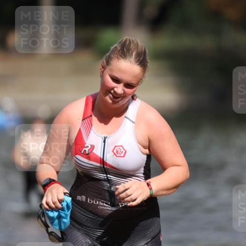 14.09.2025 - Stadtparktriathlon Michael Strokosch http://msf.ph/oto/8876025 14.09.2025 13:12:30 Schwimmen 1534, 1539, 1554 meine-sportfotos.de