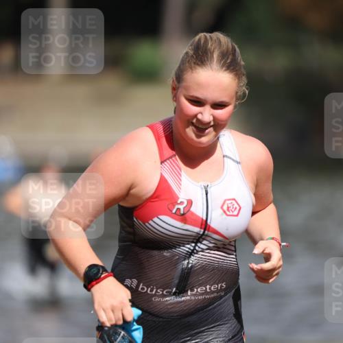 14.09.2025 - Stadtparktriathlon Michael Strokosch http://msf.ph/oto/8876028 14.09.2025 13:12:30 Schwimmen 1534, 1539, 1554 meine-sportfotos.de