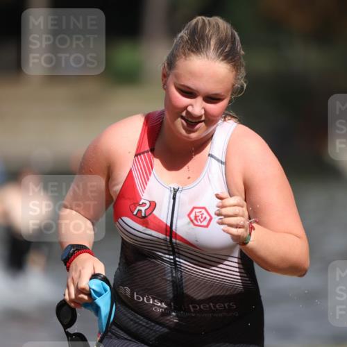 14.09.2025 - Stadtparktriathlon Michael Strokosch http://msf.ph/oto/8876030 14.09.2025 13:12:30 Schwimmen 1534, 1539, 1554 meine-sportfotos.de