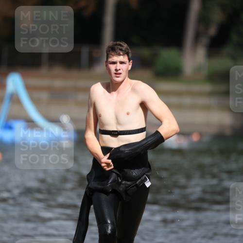14.09.2025 - Stadtparktriathlon Michael Strokosch http://msf.ph/oto/8876031 14.09.2025 13:12:37 Schwimmen 1554 meine-sportfotos.de