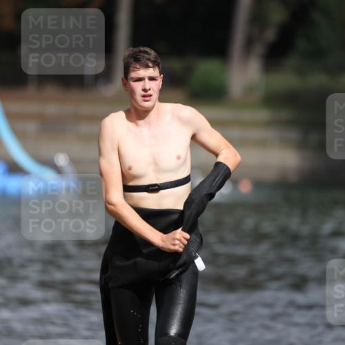 14.09.2025 - Stadtparktriathlon Michael Strokosch http://msf.ph/oto/8876034 14.09.2025 13:12:37 Schwimmen 1554 meine-sportfotos.de