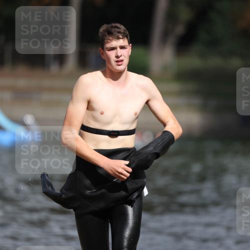 14.09.2025 - Stadtparktriathlon Michael Strokosch http://msf.ph/oto/8876035 14.09.2025 13:12:37 Schwimmen 1554 meine-sportfotos.de