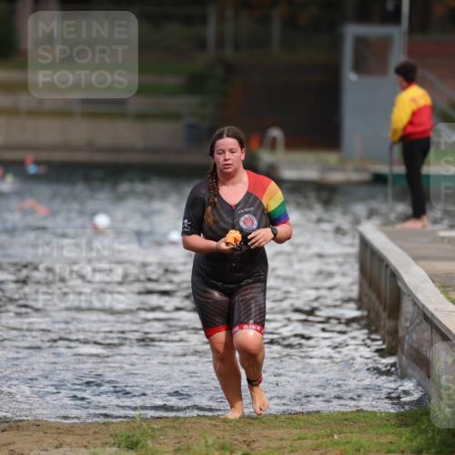 14.09.2025 - Stadtparktriathlon Michael Strokosch http://msf.ph/oto/8876043 14.09.2025 13:14:36 Schwimmen 1528 meine-sportfotos.de