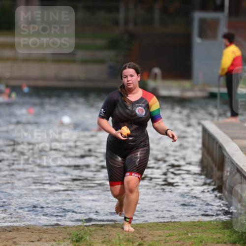 14.09.2025 - Stadtparktriathlon Michael Strokosch http://msf.ph/oto/8876044 14.09.2025 13:14:36 Schwimmen 1528 meine-sportfotos.de