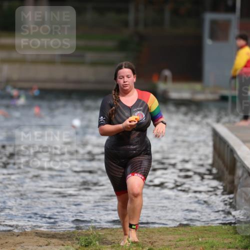 14.09.2025 - Stadtparktriathlon Michael Strokosch http://msf.ph/oto/8876047 14.09.2025 13:14:37 Schwimmen 1528 meine-sportfotos.de